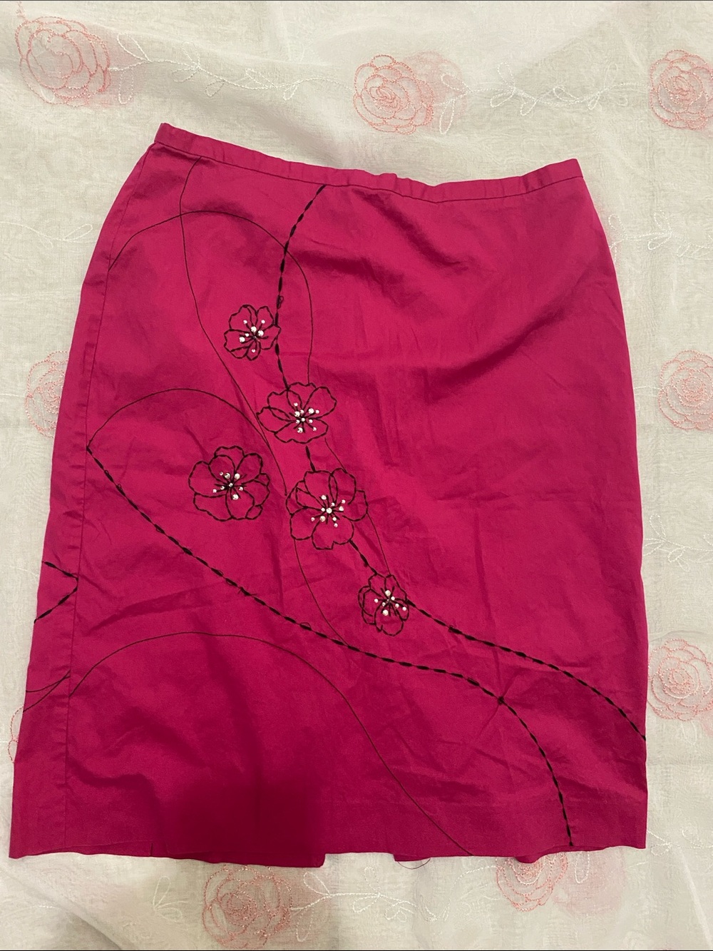 Women's Pink Embroidered Floral Pencil Skirt